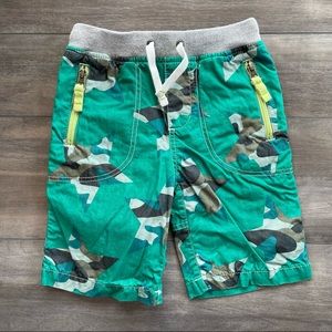 Like New Mini Boden Star Adventure Shorts 6 yr